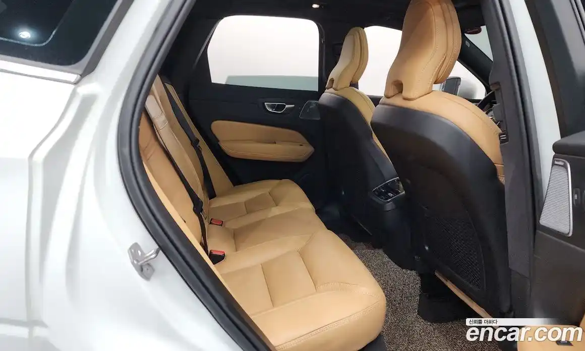 Volvo XC60 2021 2.0 гидро в Москве № 1546805, фото 16
