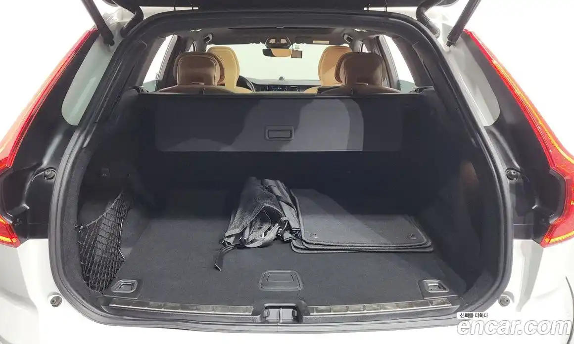 Volvo XC60 2021 2.0 гидро в Москве № 1546805, фото 26
