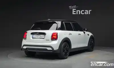 Mini Cooper 2023 1.5 гидро в Москве № 1547978, миниатюра 2