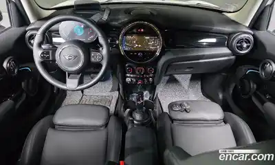 Mini Cooper 2023 1.5 гидро в Москве № 1547978, миниатюра 10