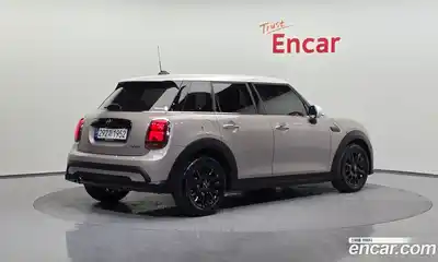 Mini Cooper 2024 1.5 гидро в Москве № 1547999, миниатюра 2