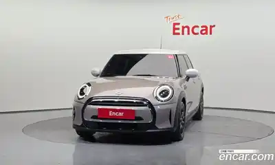 Mini Cooper 2024 1.5 гидро в Москве № 1547999, миниатюра 3