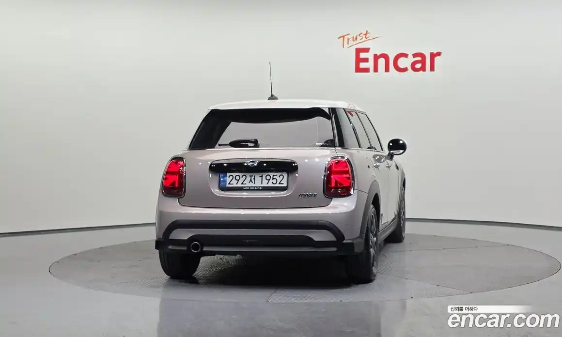 Mini Cooper 2024 1.5 гидро в Москве № 1547999, фото 4