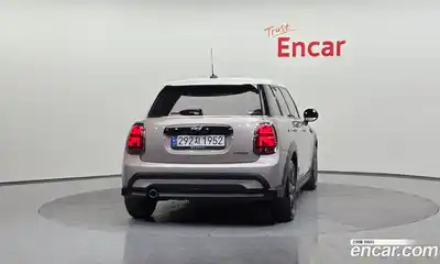 Mini Cooper 2024 1.5 гидро в Москве № 1547999, миниатюра 4