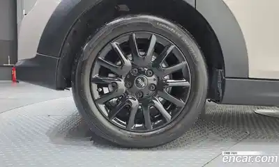 Mini Cooper 2024 1.5 гидро в Москве № 1547999, миниатюра 5
