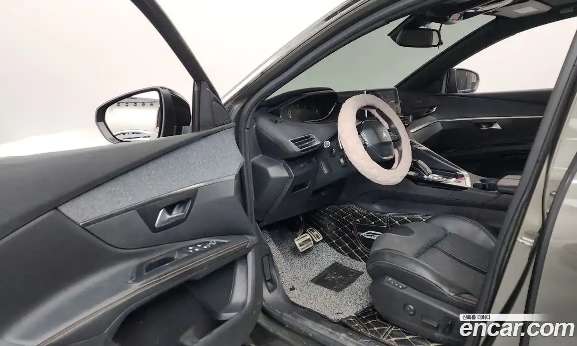 Peugeot 5008 2018 1.6 гидро в Москве, фото 13