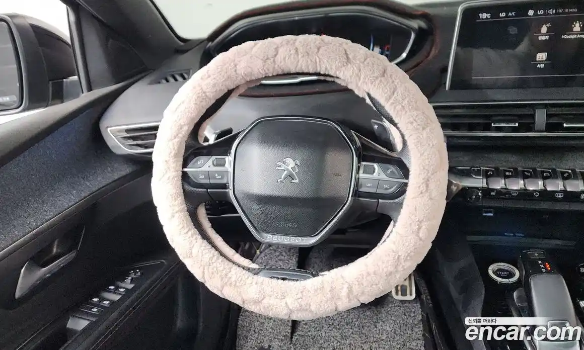 Peugeot 5008 2018 1.6 гидро в Москве, фото 18