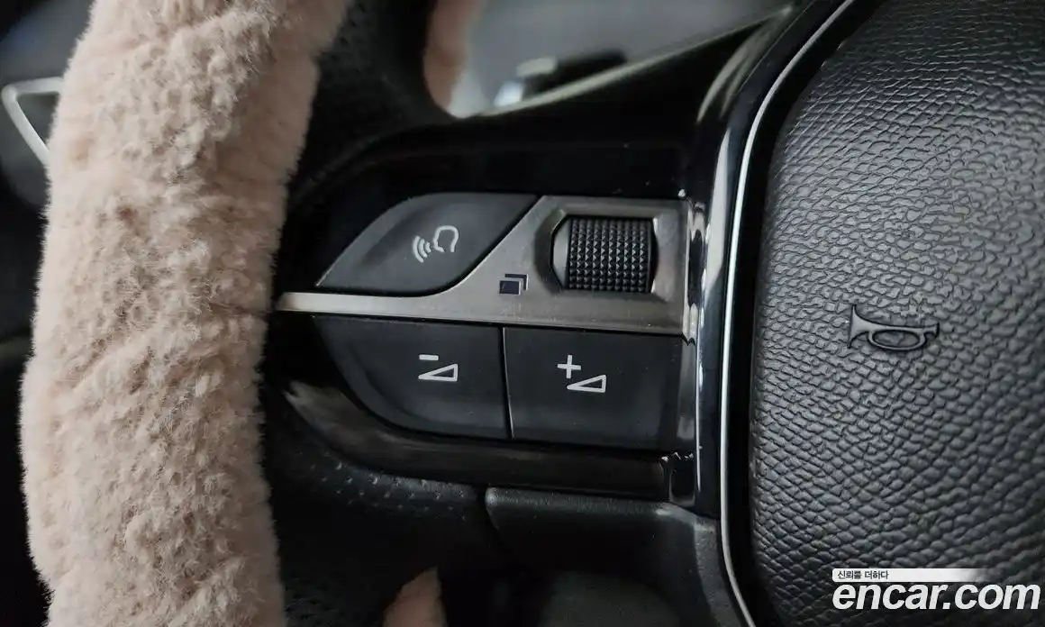 Peugeot 5008 2018 1.6 гидро в Москве, фото 32