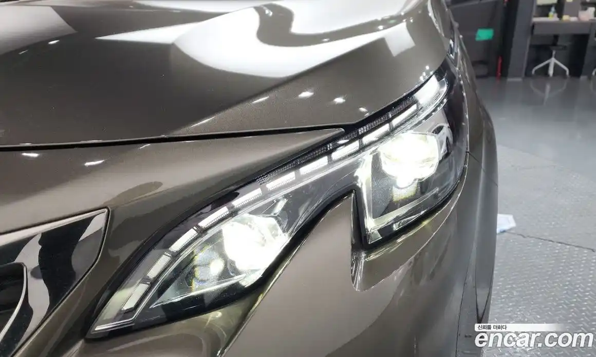 Peugeot 5008 2018 1.6 гидро в Москве, фото 8