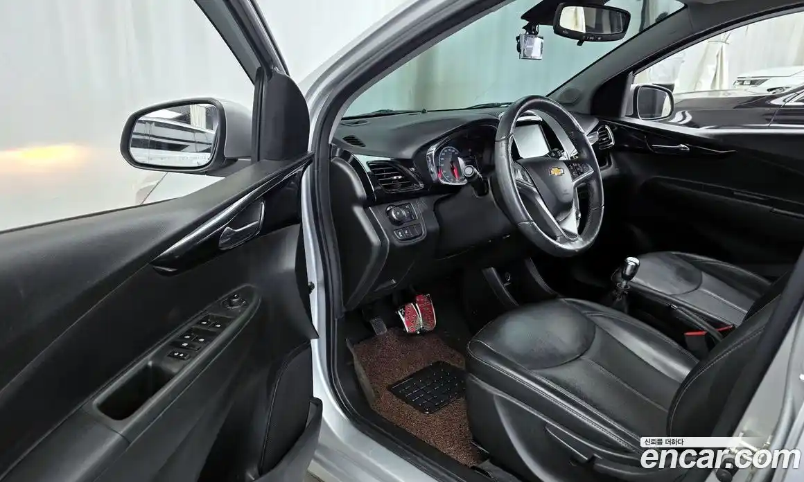 Chevrolet Spark 2016 1.0 механика в Москве, фото 13
