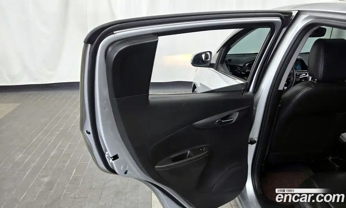 Chevrolet Spark 2016 1.0 механика в Москве, фото 15