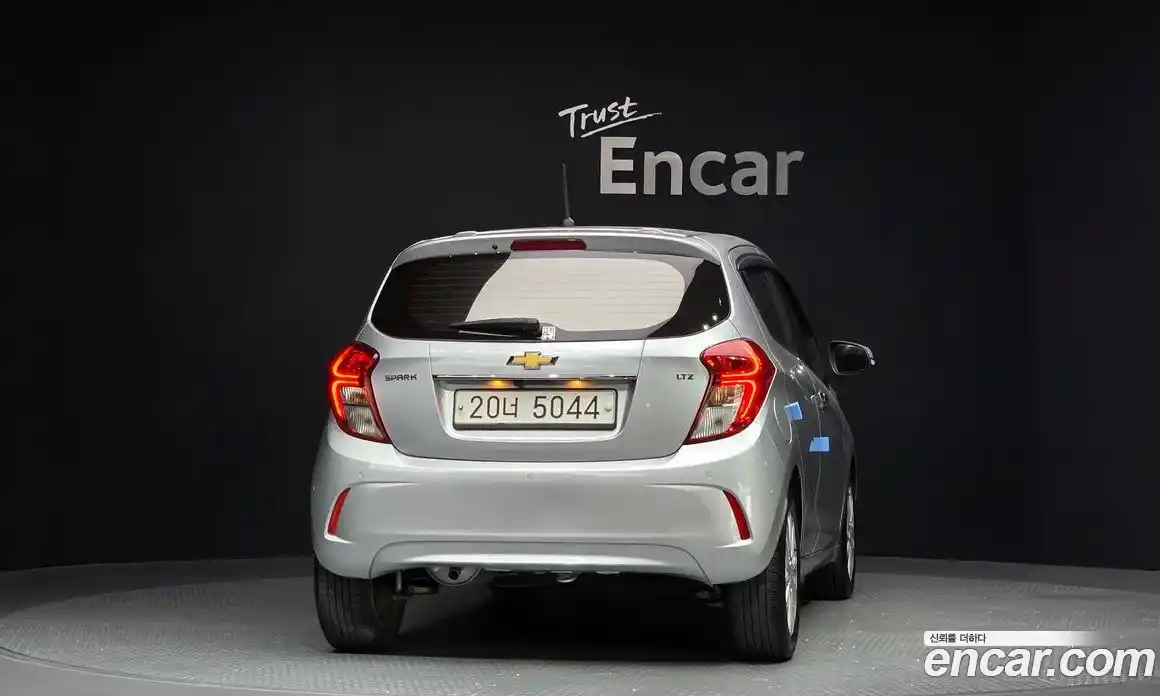 Chevrolet Spark 2016 1.0 механика в Москве, фото 4