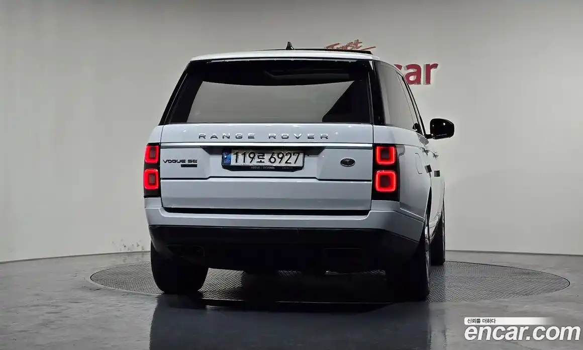 Land Rover Range-Rover 2020 4.4 гидро в Москве № 1691935, фото 3