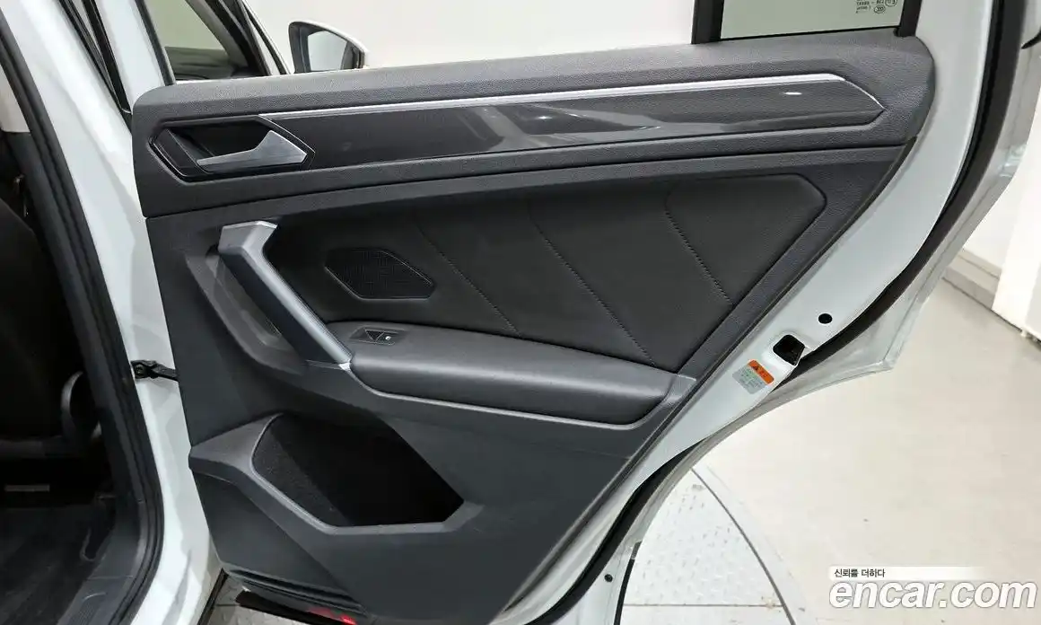 Volkswagen Tiguan 2018 2.0 гидро в Москве № 1693398, фото 15