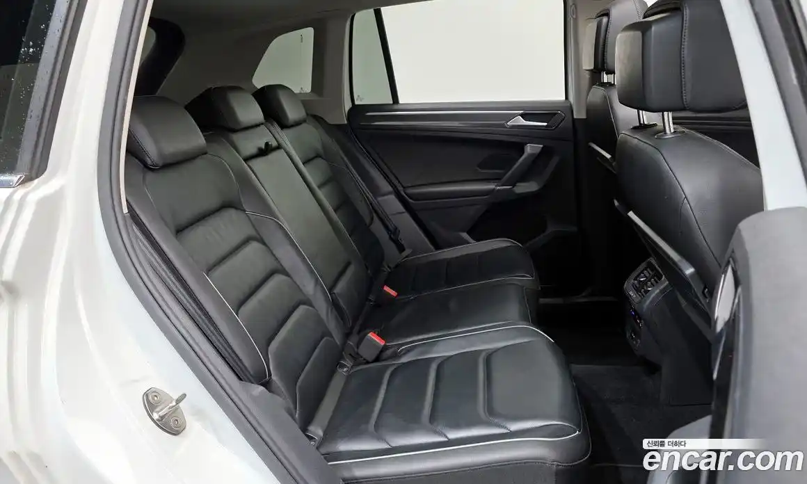 Volkswagen Tiguan 2018 2.0 гидро в Москве № 1693398, фото 16
