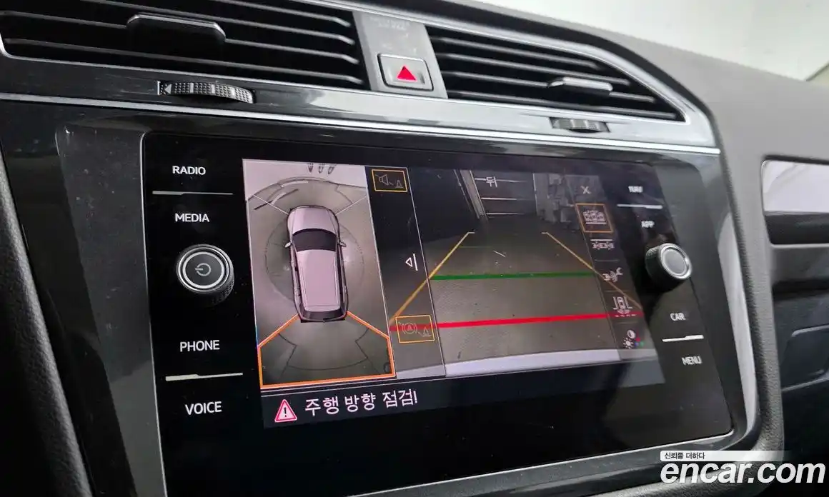 Volkswagen Tiguan 2018 2.0 гидро в Москве № 1693398, фото 21