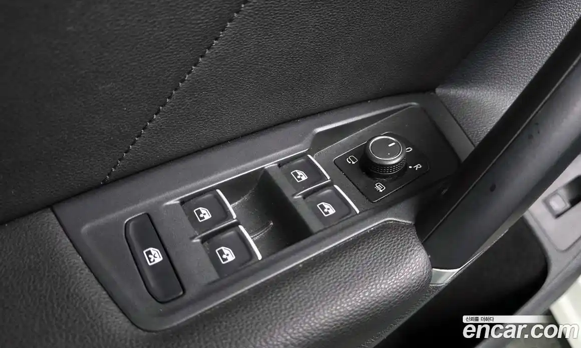 Volkswagen Tiguan 2018 2.0 гидро в Москве № 1693398, фото 29