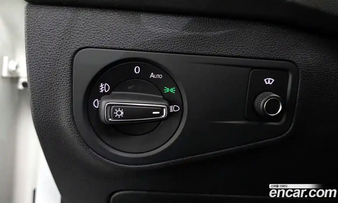 Volkswagen Tiguan 2018 2.0 гидро в Москве № 1693398, фото 30