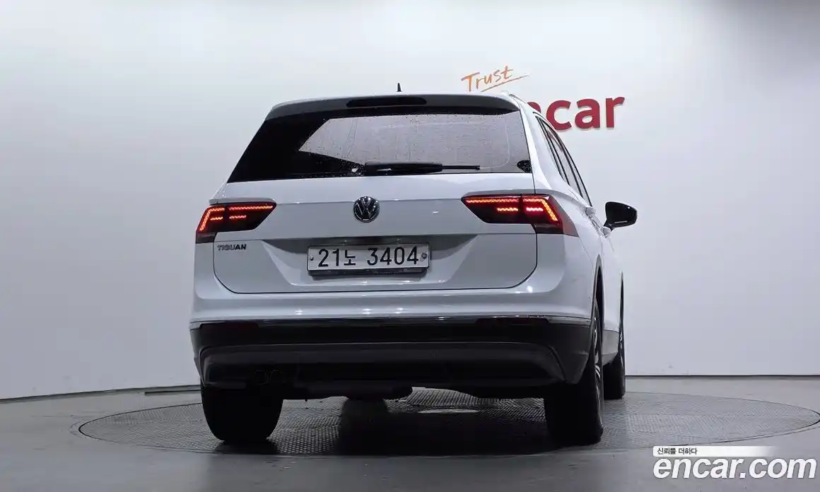 Volkswagen Tiguan 2018 2.0 гидро в Москве № 1693398, фото 4