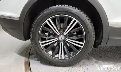 Volkswagen Tiguan 2018 2.0 гидро в Москве № 1693398, миниатюра 5