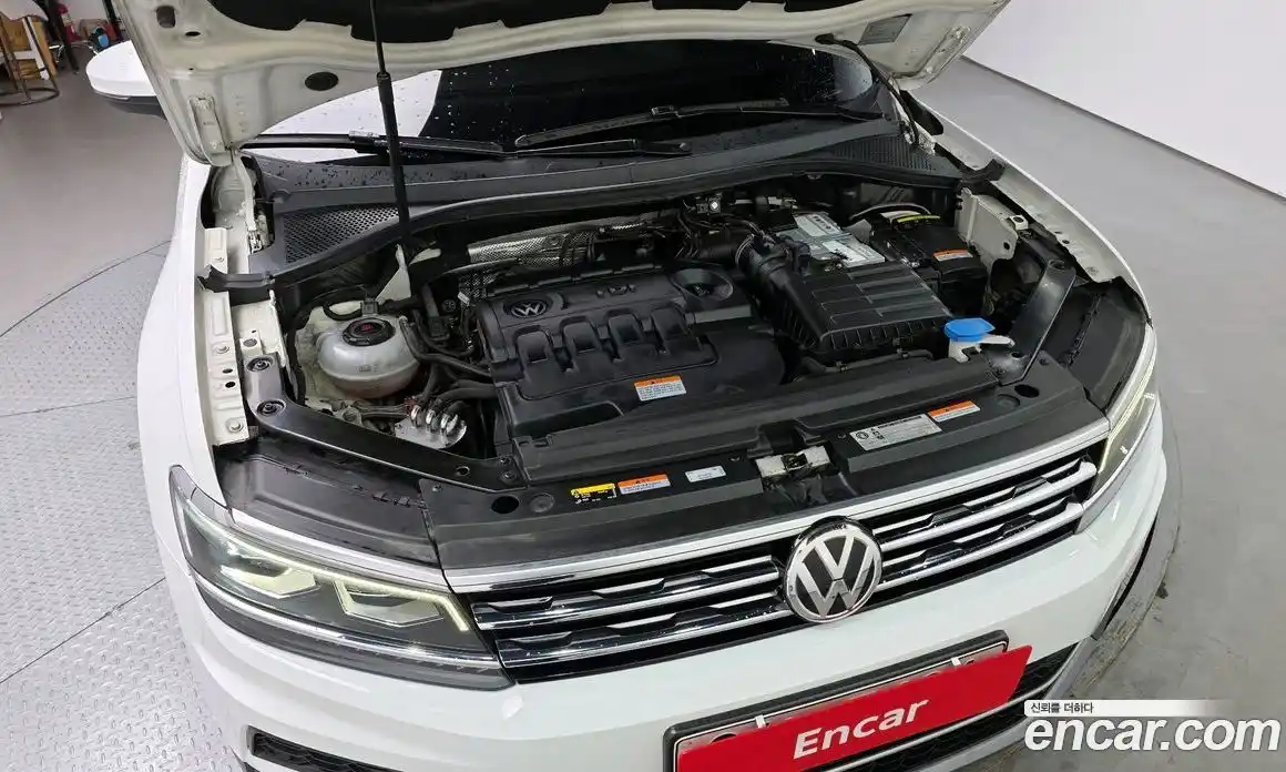 Volkswagen Tiguan 2018 2.0 гидро в Москве № 1693398, фото 6
