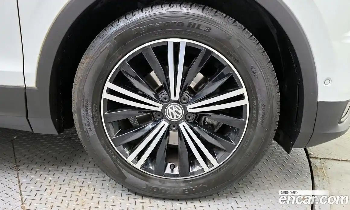Volkswagen Tiguan 2018 2.0 гидро в Москве № 1693398, фото 7