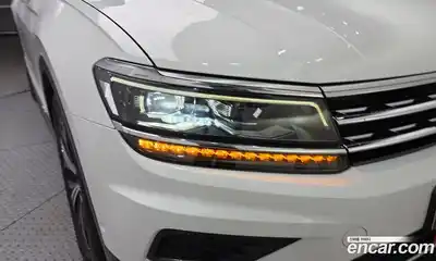 Volkswagen Tiguan 2018 2.0 гидро в Москве № 1693398, миниатюра 8