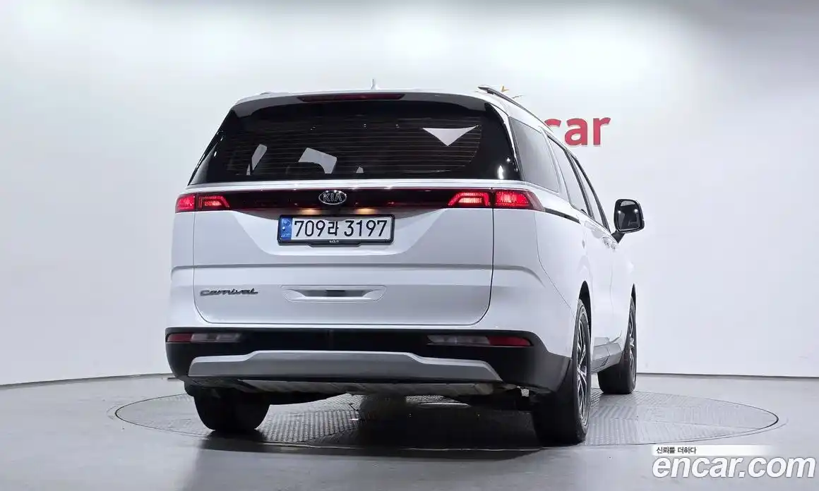 Kia Canival 2021 2.2 гидро в Москве № 1758442, фото 4