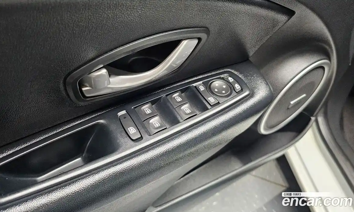 Renault SM3 2014 1.6 гидро в Москве № 1835039, фото 24