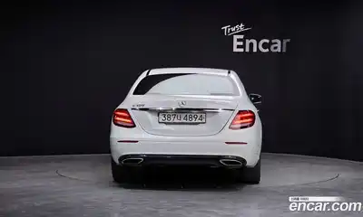 Mercedes-Benz E-Class 2019 2.0 гидро в Москве № 1835488, миниатюра 4