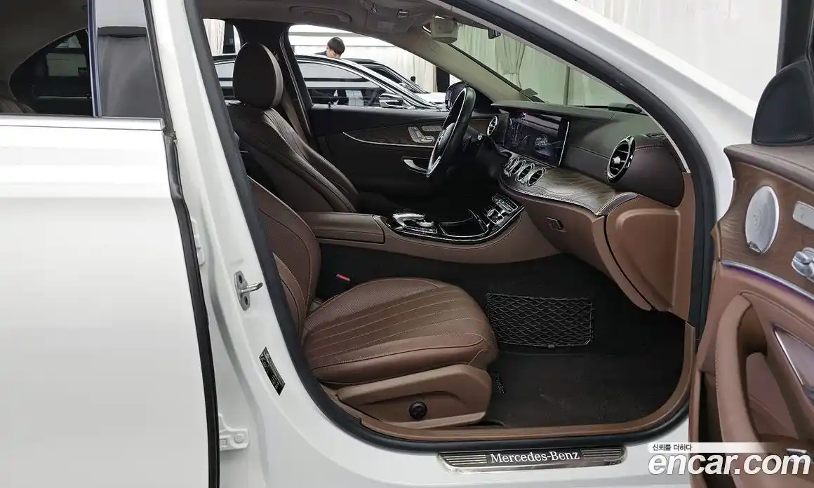 Mercedes-Benz E-Class 2020 2.0 гидро в Москве № 1835947, фото 17