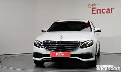 Mercedes-Benz E-Class 2020 2.0 гидро в Москве № 1835947, миниатюра 3