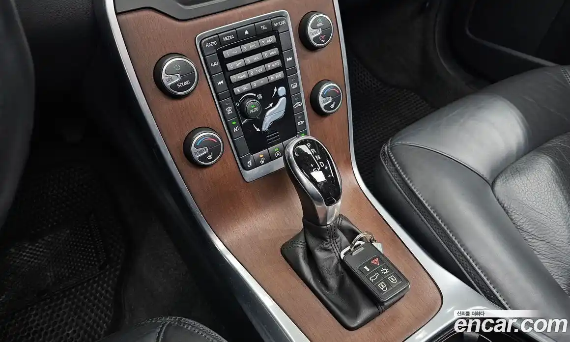 Volvo XC70 2014 2.0 гидро в Москве № 1836882, фото 9