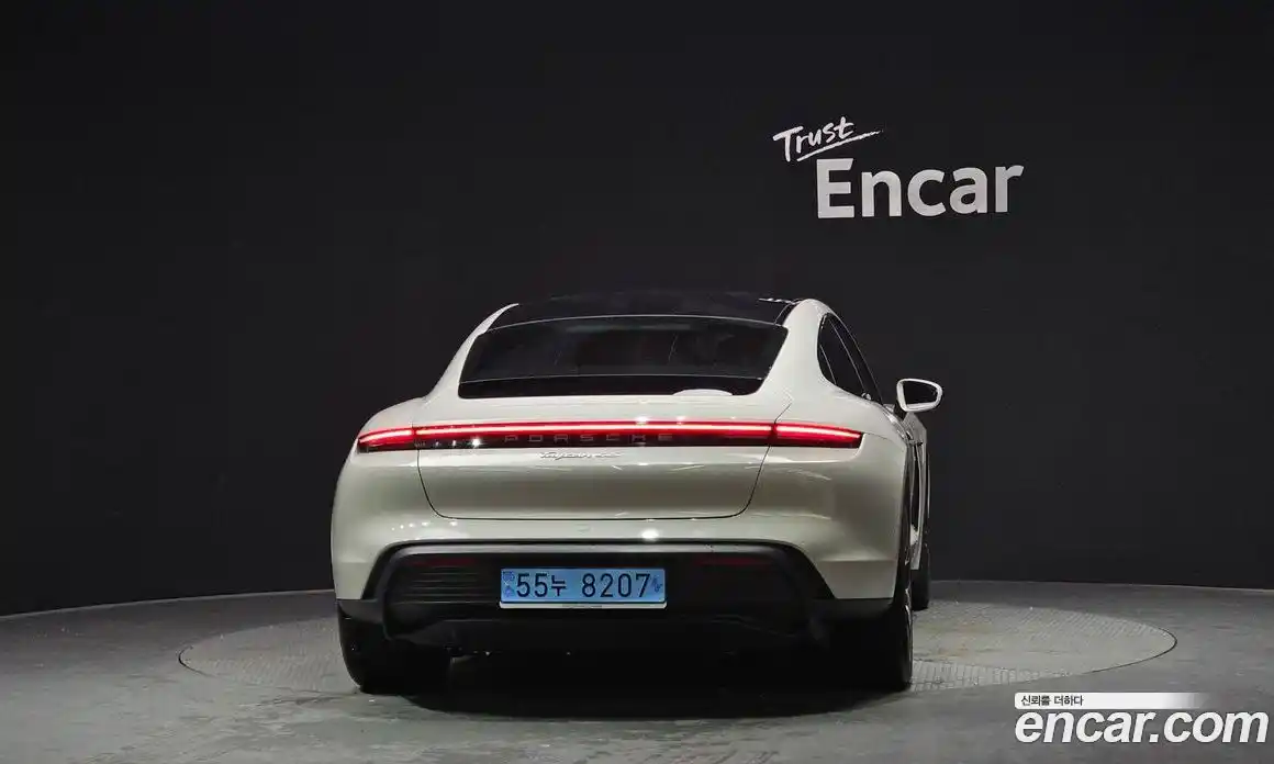 Porsche Taycan 2021 0.1 гидро в Москве № 1837062, фото 4