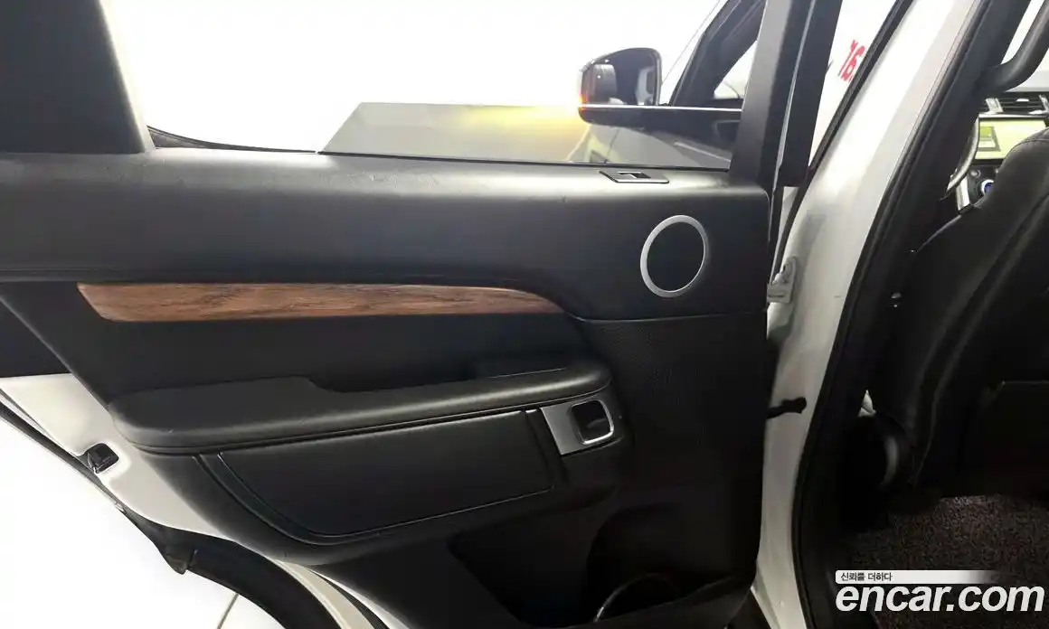 Land Rover Discovery 2018 3.0 гидро в Москве № 1837375, фото 15