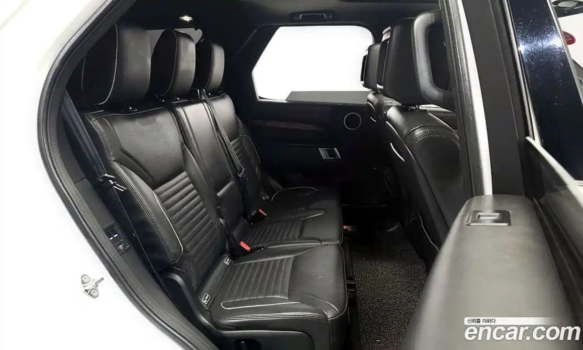 Land Rover Discovery 2018 3.0 гидро в Москве № 1837375, фото 17