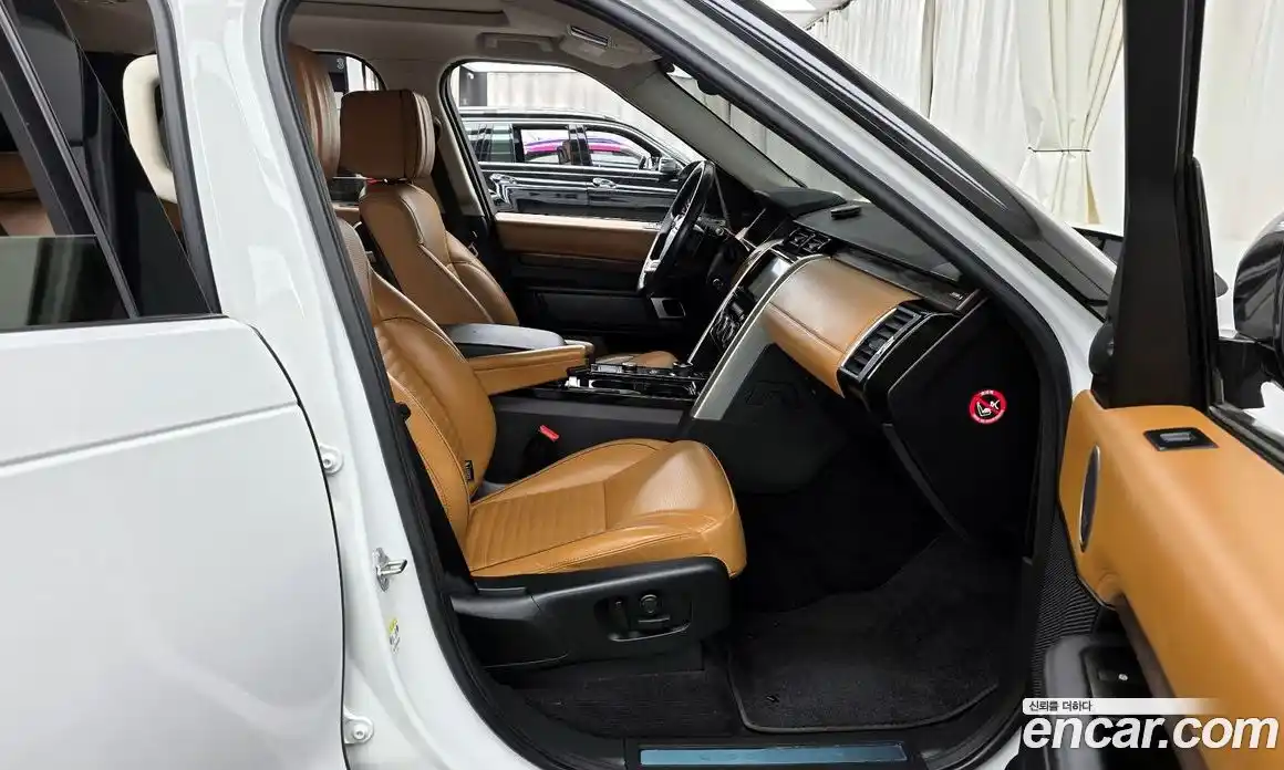 Land Rover Discovery 2018 3.0 гидро в Москве № 1837398, фото 11
