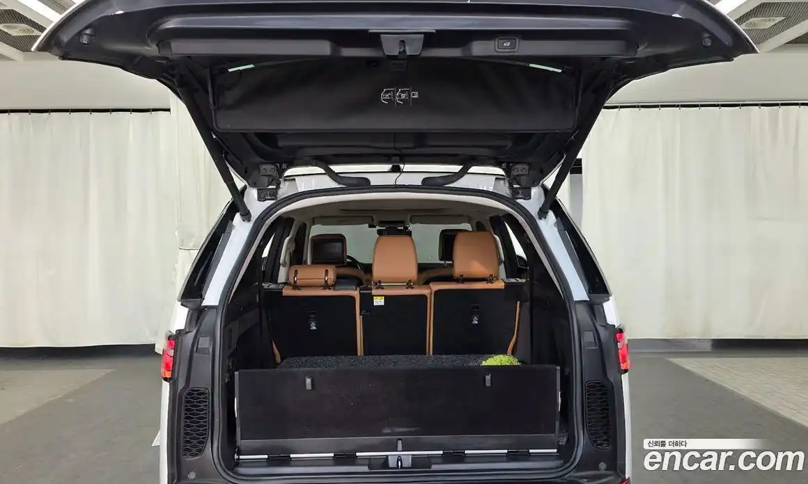 Land Rover Discovery 2018 3.0 гидро в Москве № 1837398, фото 20