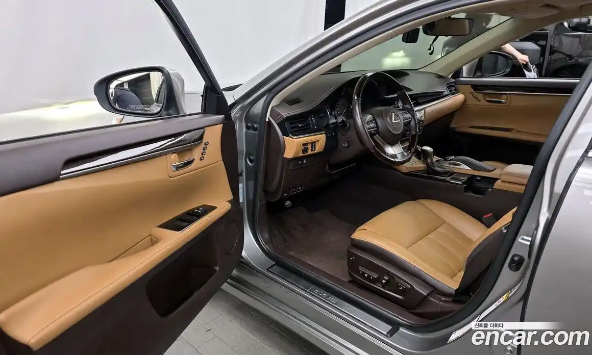 Lexus ES 2015 2.5 гидро в Москве № 1837960, фото 10