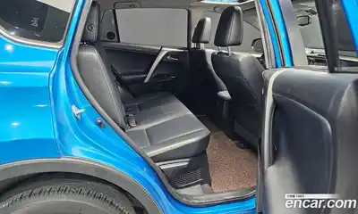 Toyota RAV4 2016 2.5 гидро в Москве № 1838536, миниатюра 12