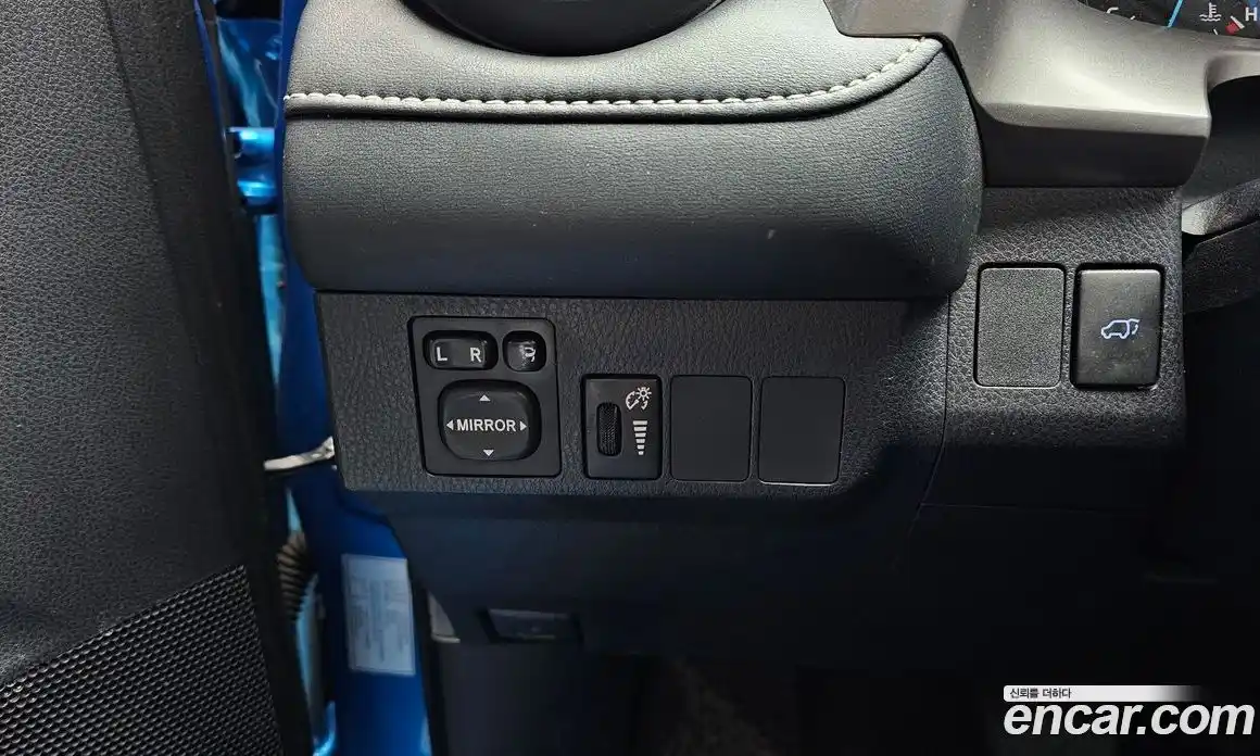 Toyota RAV4 2016 2.5 гидро в Москве № 1838536, фото 18