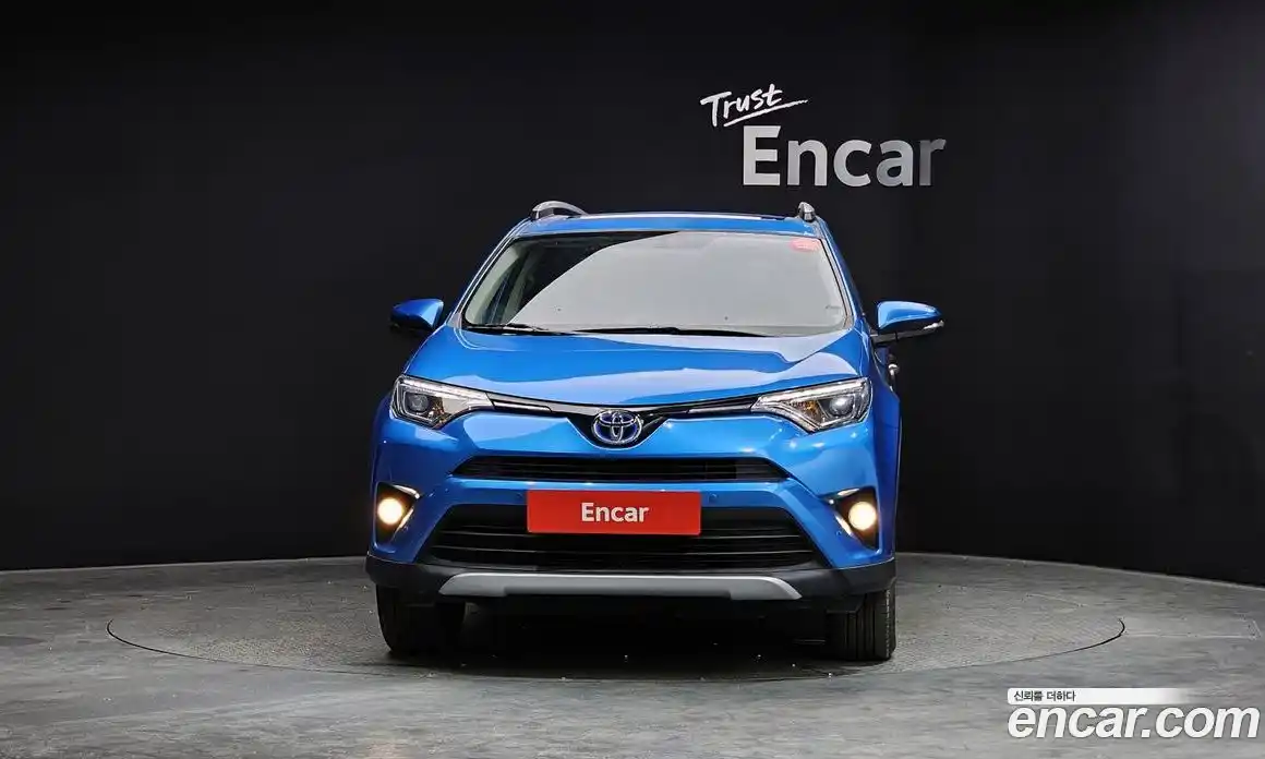 Toyota RAV4 2016 2.5 гидро в Москве № 1838536, фото 3
