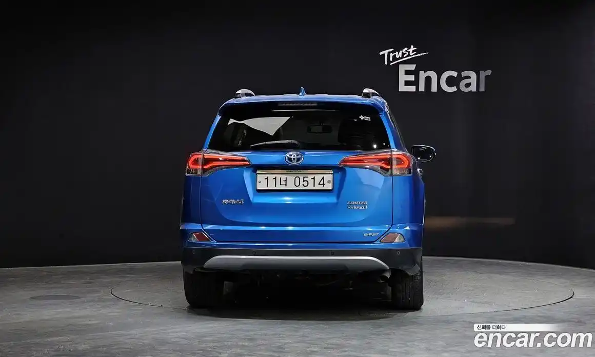 Toyota RAV4 2016 2.5 гидро в Москве № 1838536, фото 4