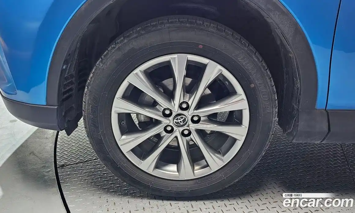Toyota RAV4 2016 2.5 гидро в Москве № 1838536, фото 5