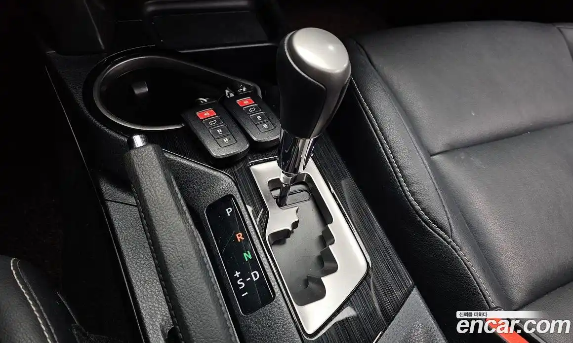 Toyota RAV4 2016 2.5 гидро в Москве № 1838536, фото 9