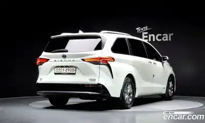 Toyota Sienna 2021 2.5 гидро в Москве № 1838537, миниатюра 2
