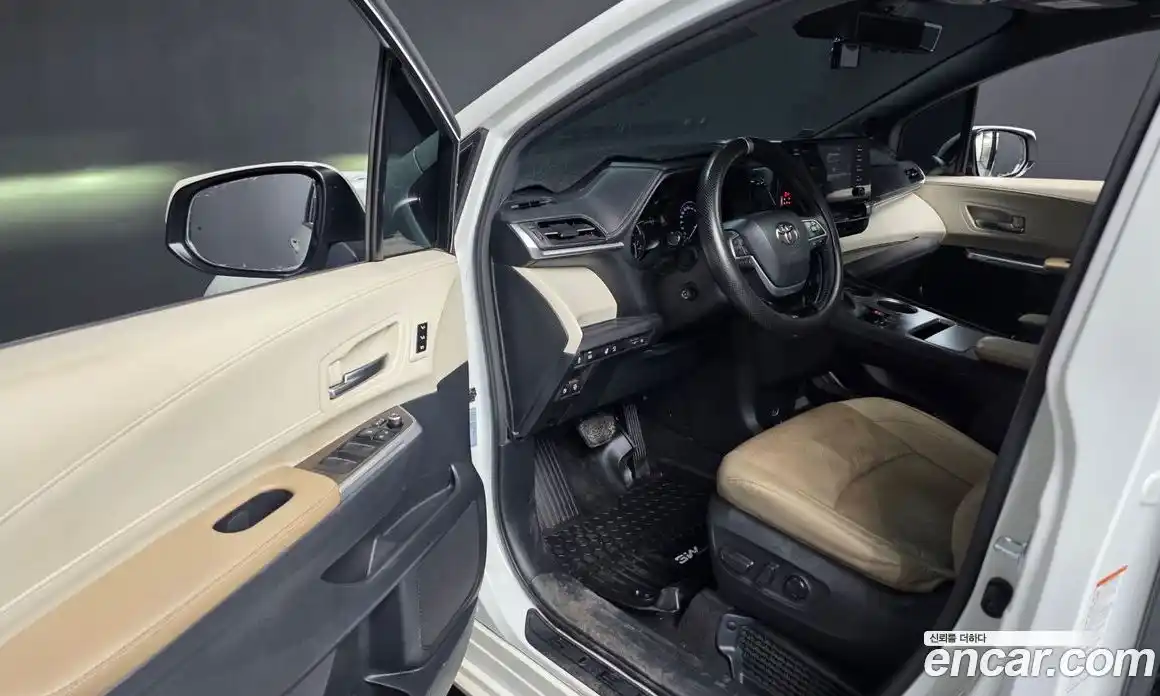 Toyota Sienna 2021 2.5 гидро в Москве № 1838537, фото 10