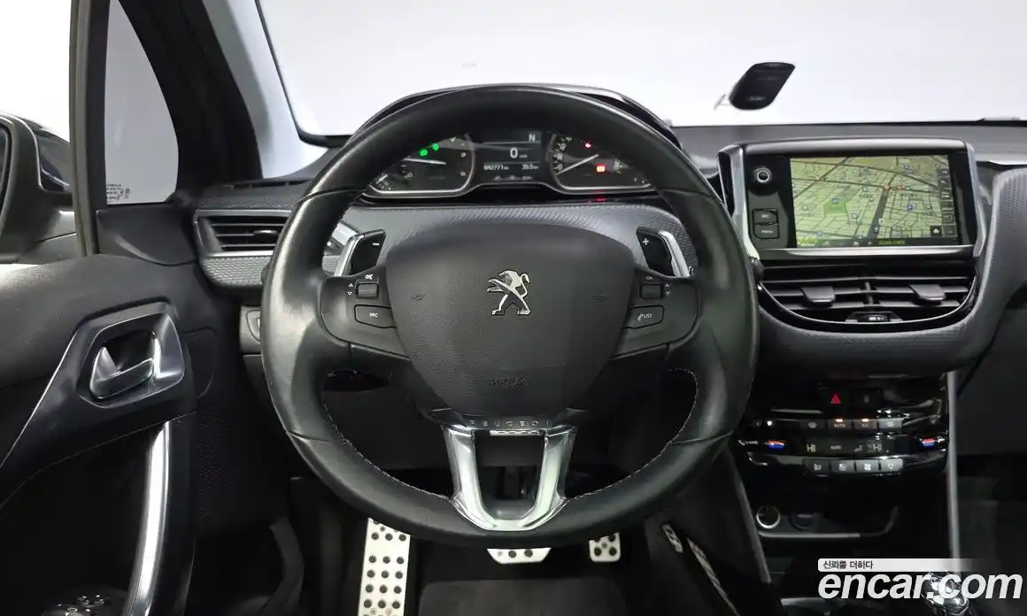 Peugeot 2008 2017 1.6 робот в Москве, фото 17