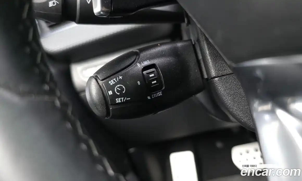 Peugeot 2008 2017 1.6 робот в Москве, фото 27