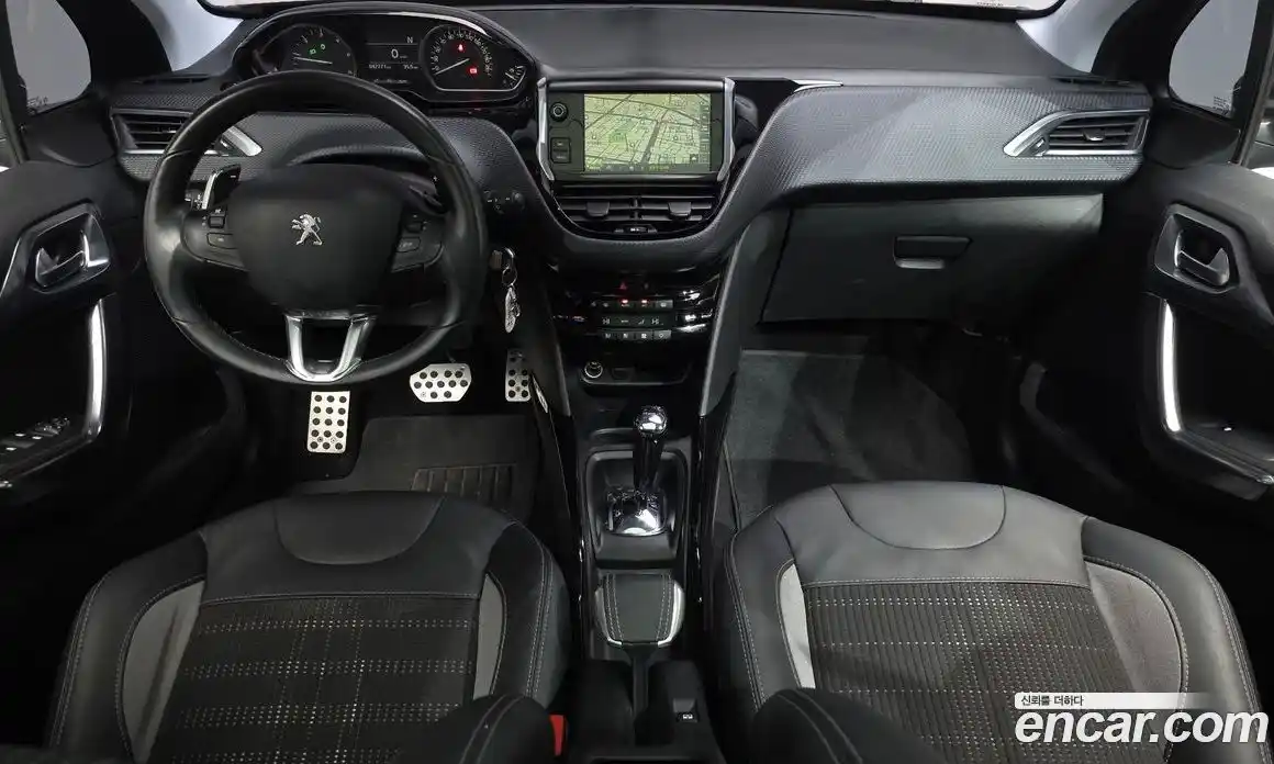 Peugeot 2008 2017 1.6 робот в Москве, фото 9